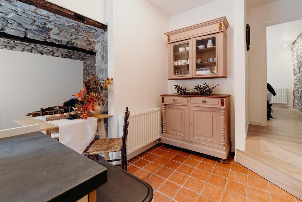 Tiny Stone Apartment Maredret Exterior photo